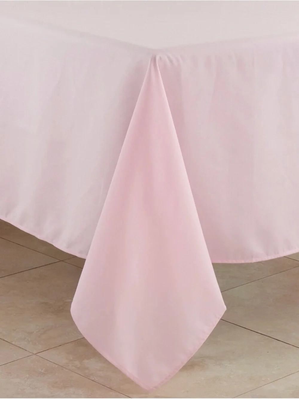Everyday Design Solid Color Tablecloth 65x84” Pink